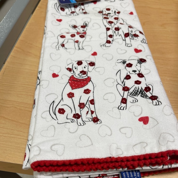Valentine Dogs Kitchen Towels w/Red Trim & Foil Lips, set of 2 Towels NWT - Picture 4 of 4
